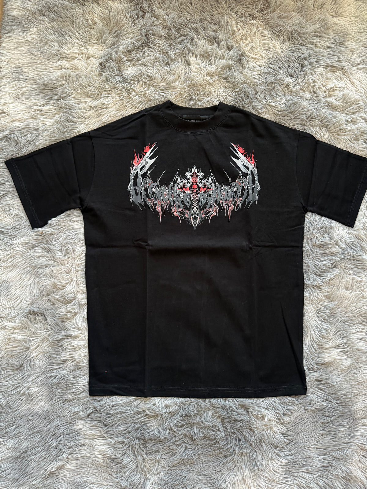 BREATHEDIVINITY Oversize Tee — Modelo 20